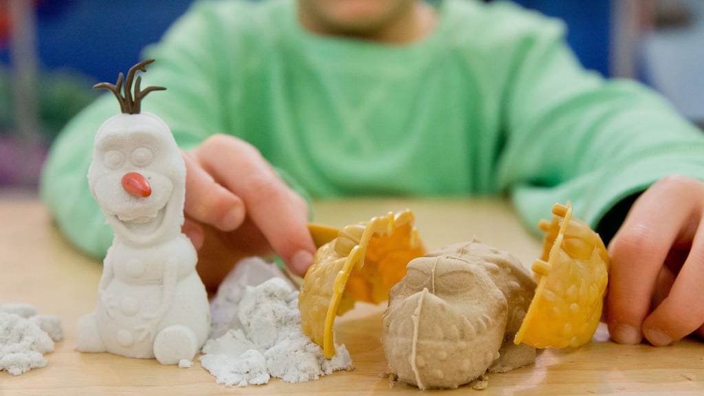 Verbraucherschützer raten vorsorglich davon ab, Sandspiel-Produkte für den Innenbereich zu verwenden, bis sicher geklärt ist, ob diese Asbest enthalten oder nicht.