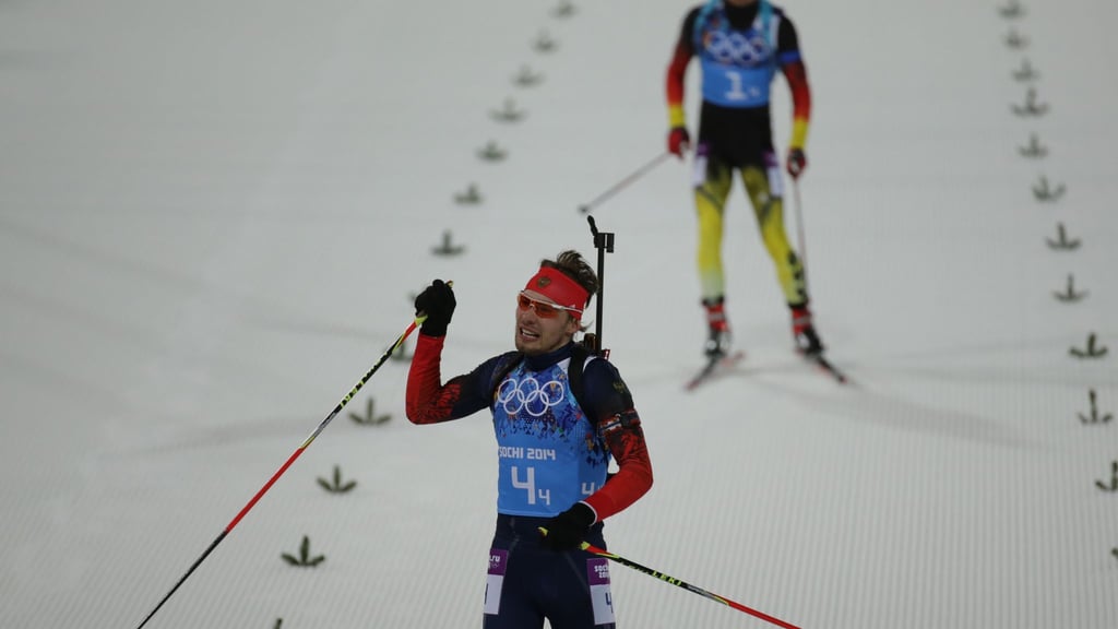 Der Russe Anton Schipulin lief 2014 vor Simon Schempp ins Ziel. (Archivbild)