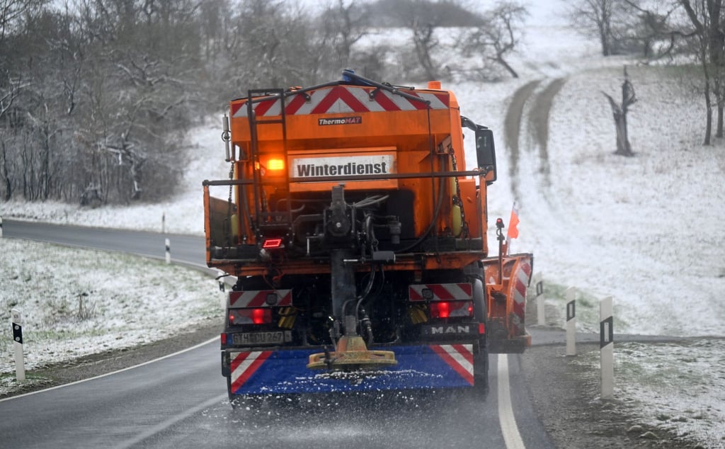 Dichte Wolken und Schneeregen gibt es am Dienstag in Thüringen. (Archivbild)