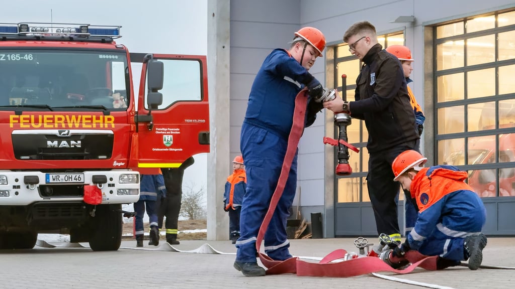 Die Aus- und Fortbildung steht beim Feuerwehrnachwuchs in Elbingerode ganz oben an. Die Jugendfeuerwehr trifft sich alle zwei Wochen in der Feuerwache. Hier üben die Mädchen und Jungen unter der Leitung von Jugendwart Jonas Hühn.
