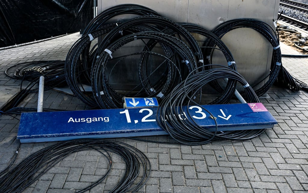 Fahrgäste zwischen Hamburg und Berlin warten auf Klarheit: