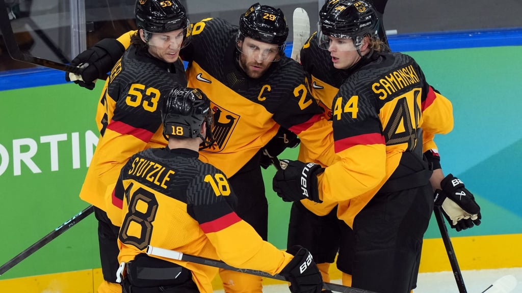 Deutschlands Eishockey-Cracks stehen im Olympia-Viertelfinale gegen die Slowakei.