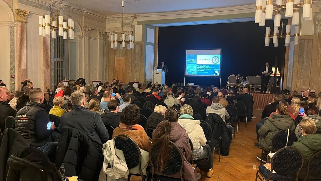 Premiere für das Harzer Pferdeforum im vollbesetzten Theatersaal des Großen Schlosses in Blankenburg.