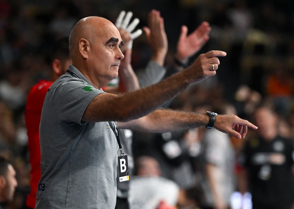 Trainer Juan Carlos Pastor und die TSV Hannover-Burgdorf starteten in die Hauptrunde der European League. (Archivbild)