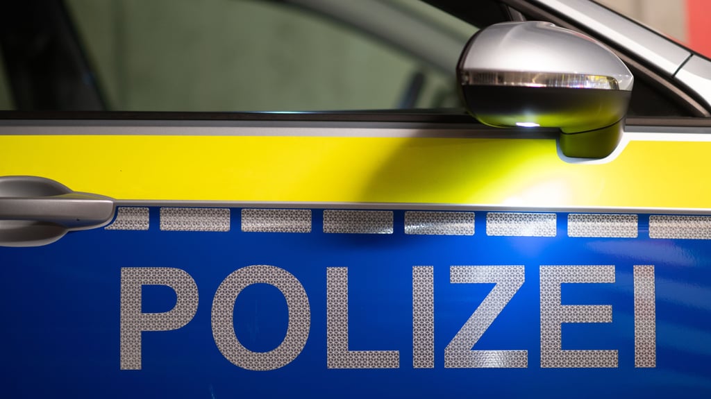 Die Polizei ist am Montagnachmittag zu einem schwren Unfall in der Weißenfelser Beuditzstraße gerufen worden (Symbolfoto).