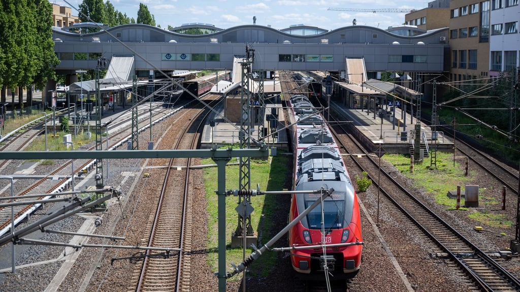 Berlin und Brandenburg führen das Azubi-Ticket wieder ein. (Symbolbild)