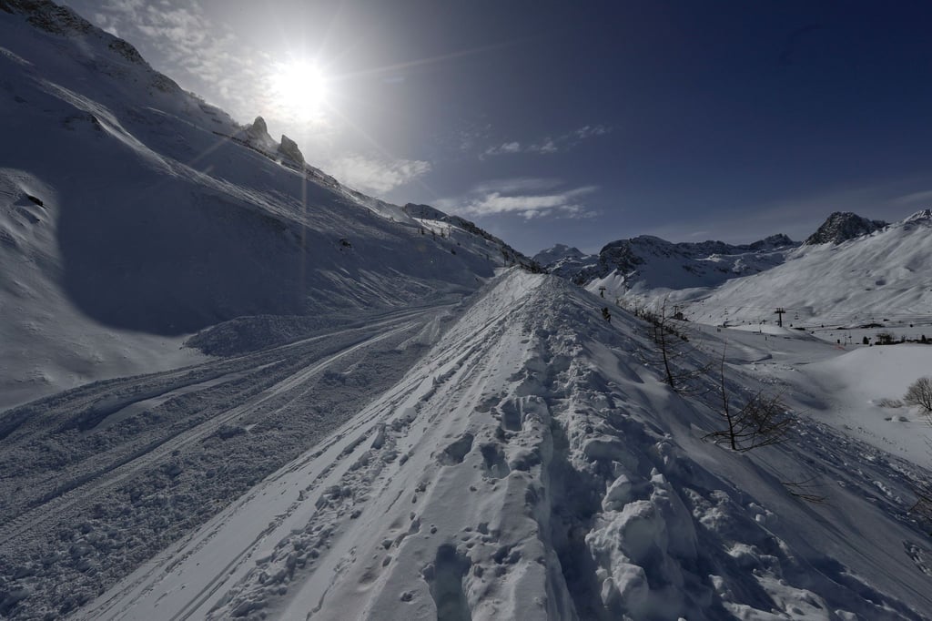 Eine Lawine hat in den französischen Alpen zwei Skifahrer in den Tod gerissen (Archivbild).