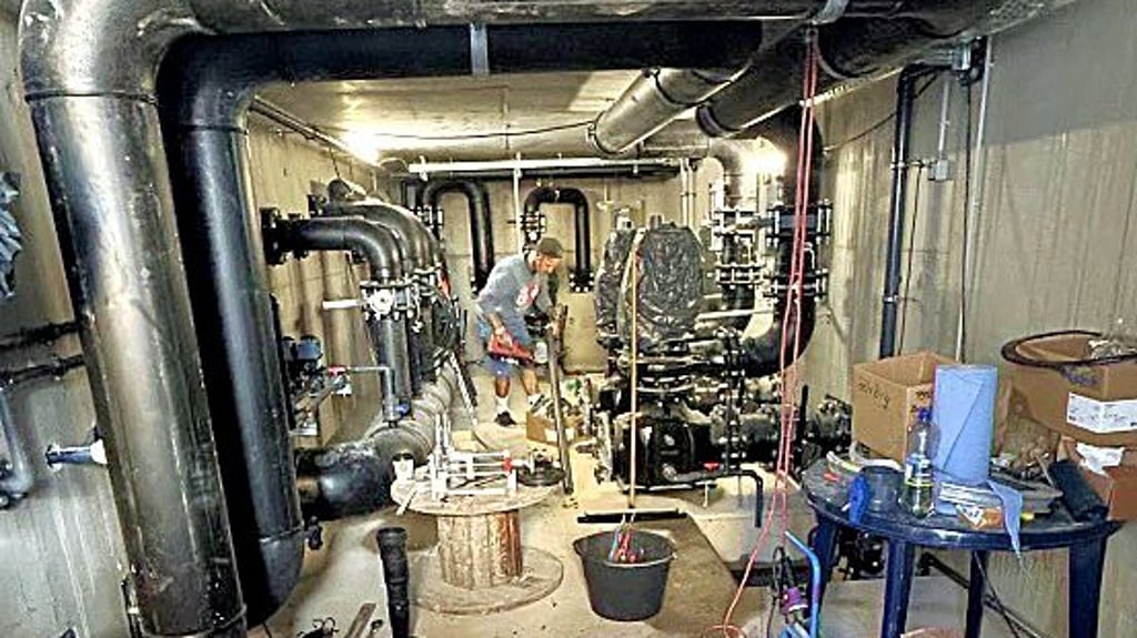 Die alte Filteranlage im Stadtbad. 