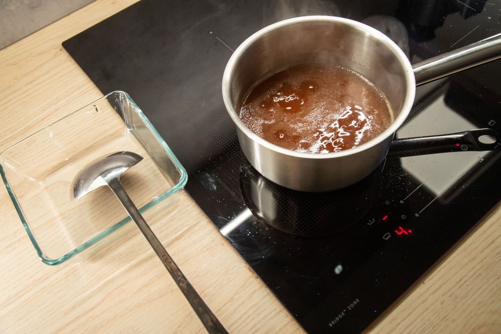 Fettige Brühe: Wie lässt sich überschüssiges Fett von der Oberfläche entfernen?