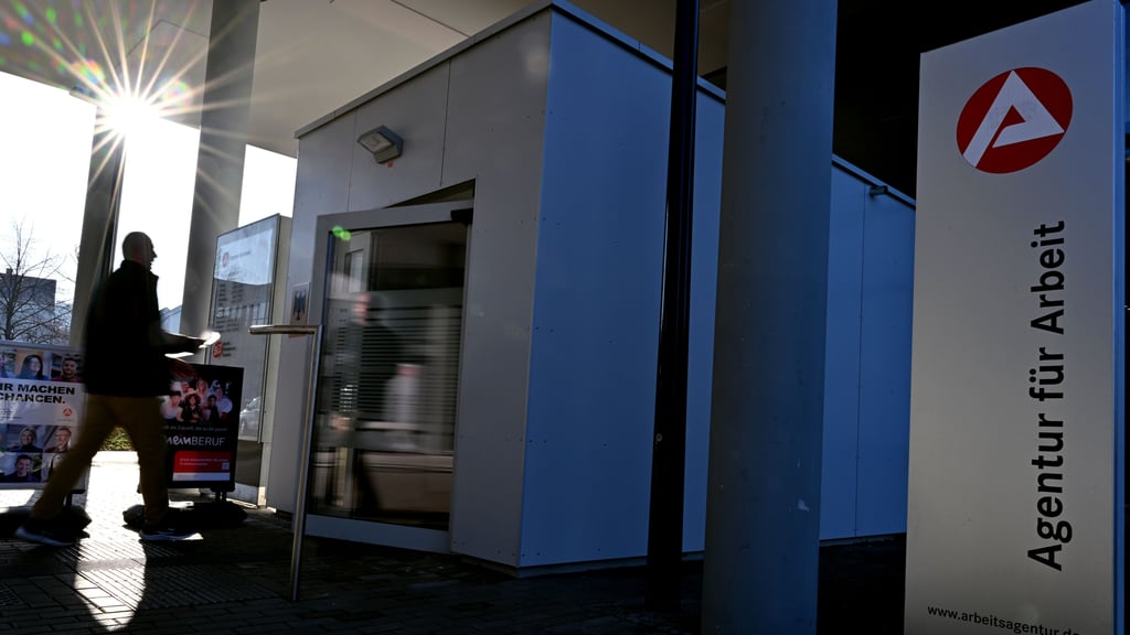 Ab diesem Jahr sind Schulen berechtigt, Daten von Schülern ohne Zukunftsperspektive  an die Agentur für Arbeit  weiterzuleiten.