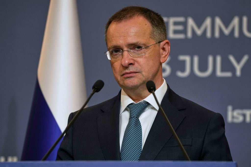 Der russische Chefunterhändler Wladimir Medinski vertritt die Vorgaben des Kremls.