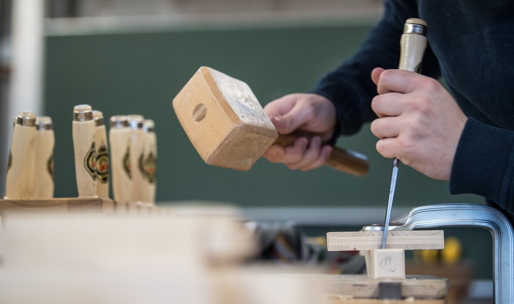 Im Handwerk bleiben immer mehr Ausbildungsplätze unbesetzt. (Symbildbild)
