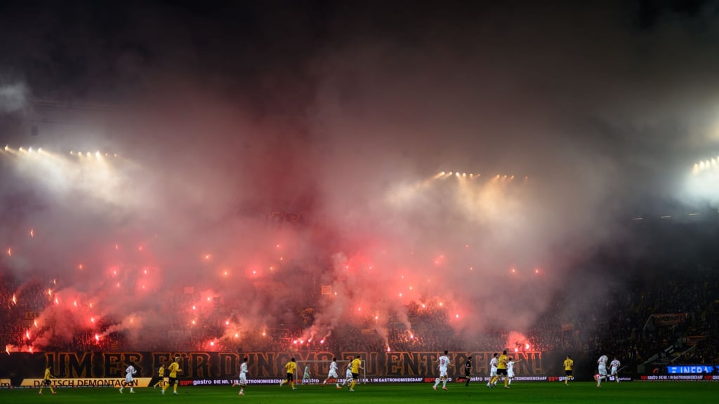 Im Dresdner K-Block wurde gezündet - Dynamo muss zahlen. (Archivbild)