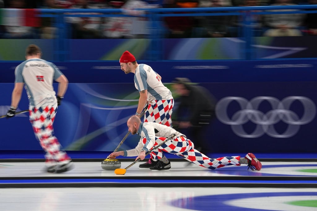 Norwegens legendäre Curling-Hosen sind zurück - als Tribut für den früheren Kapitän.