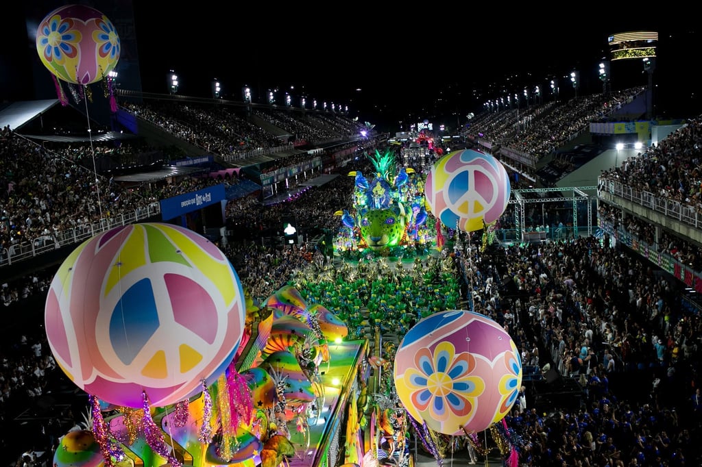 Zu den Höhepunkten gehörten Handlungen, die an brasilianische Persönlichkeiten, kulturelle Traditionen und Geschichten der afrobrasilianischen Bevölkerung erinnerten.