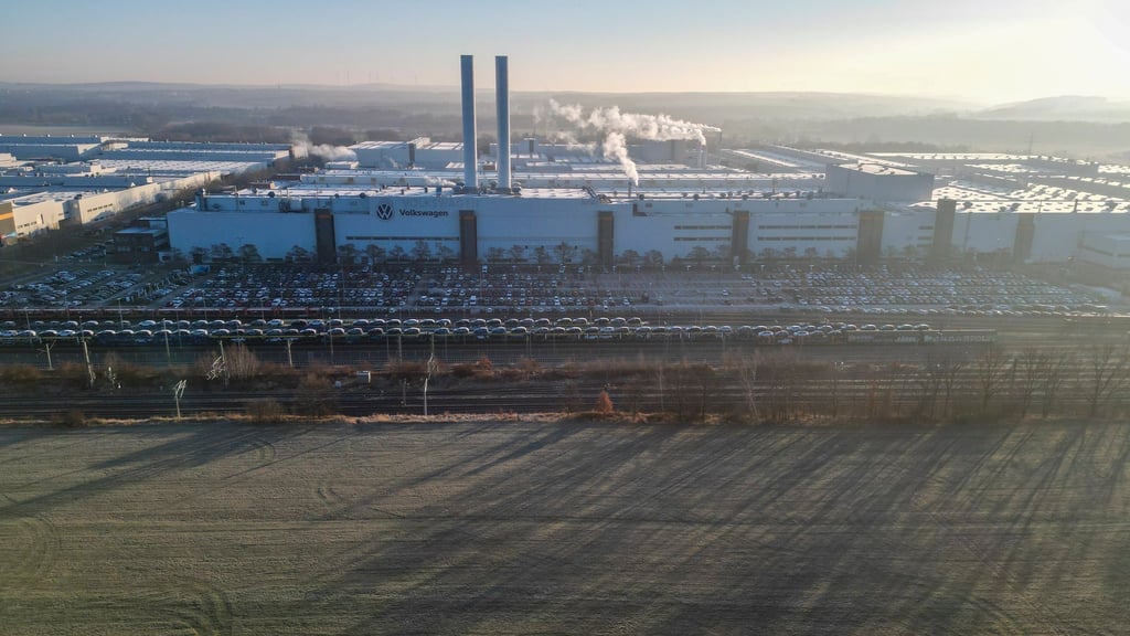 Die Elektromobilität spielt eine wichtige Rolle für die Autobauer in Ostdeutschland.