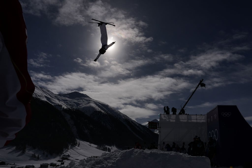 Spektakuläre Sprünge: Meiting Chen im olympischen Aerials-Wettbewerb