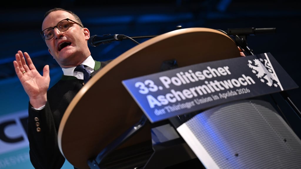 Jens Spahn (CDU) wirft der AfD Scheinbeschäftigung vor.