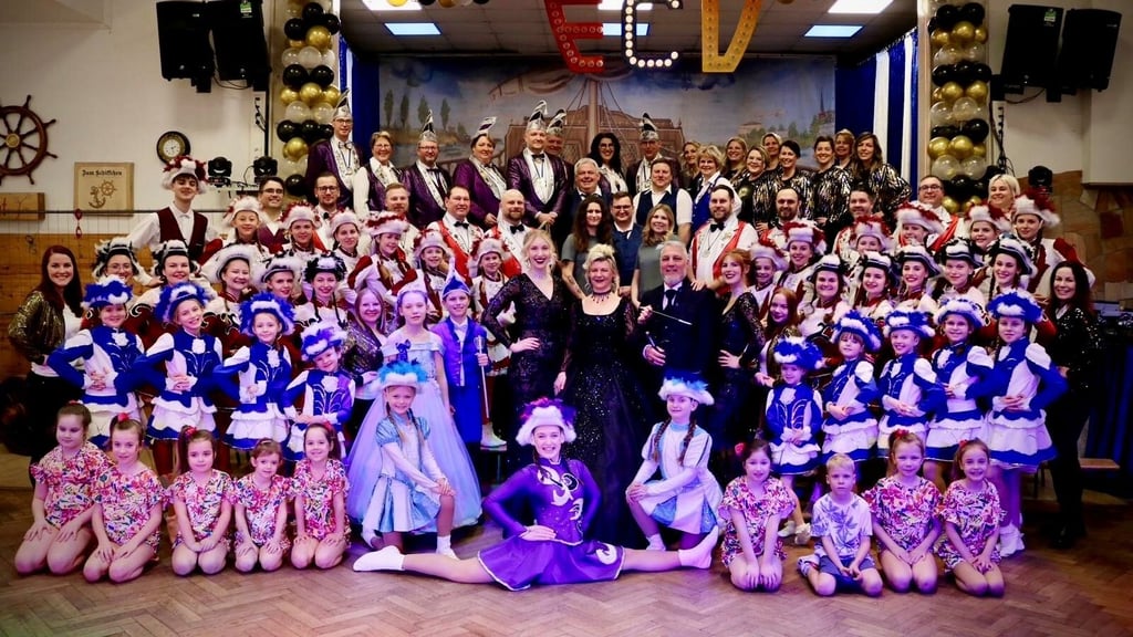 Die Mitwirkenden des Elsteraner Carneval Vereins,  die  im Ort für  drei tolle Tage gesorgt  haben.