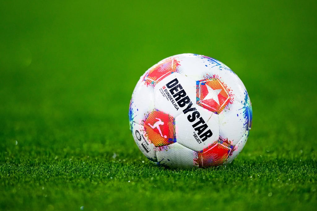 Der 1. FC Schweinfurt verpflichtet Jermaine Jones als neuen Trainer. (Archivbild)