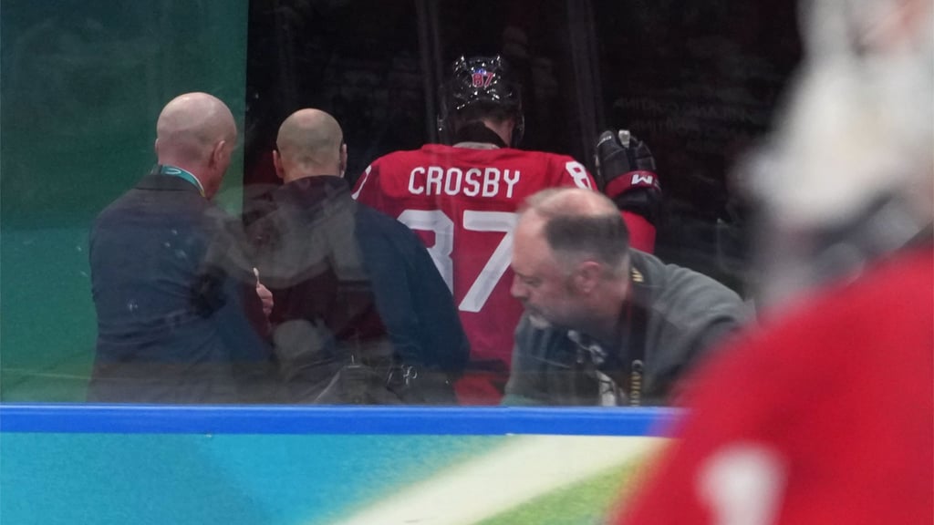 Kanadas Kapitän Sidney Crosby ging vorzeitig verletzt in die Kabine.