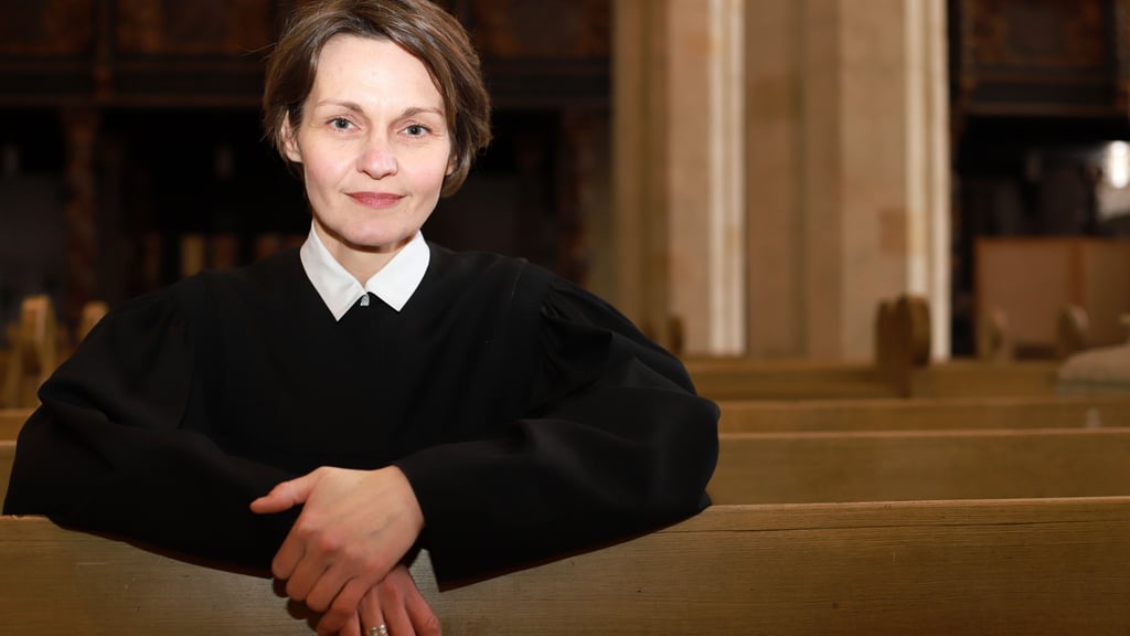 Pfarrerin Franziska Junge und ein eingespieltes, engagiertes Team bereiten aktuell wieder einen  ZDF-Fernsehgottesdienst vor - den inzwischen fünften, der aus St. Nikolai in Quedlinburg übertragen  wird.