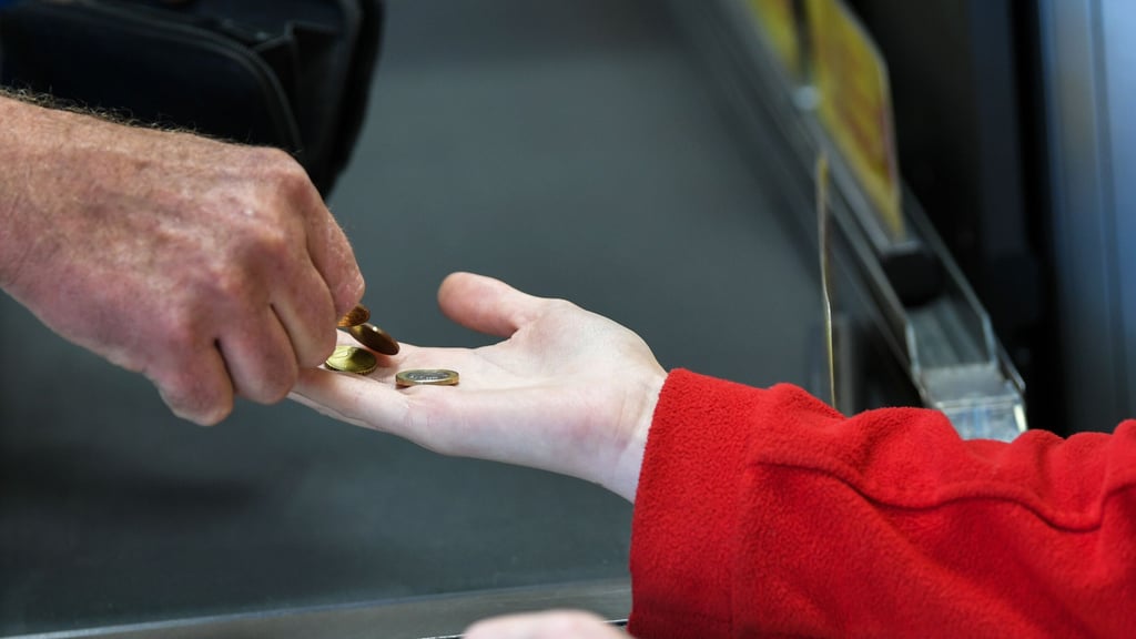 Einer gibt, einer nimmt. Doch der Sozialstaat sollte keine Einbahnstraße sein.