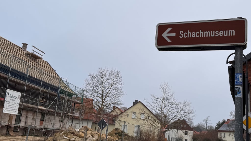 Direkt neben dem noch in Sanierung befindlichen Bürgerhaus im Schachdorf Ströbeck soll es entstehen, das neue Schachmuseum.