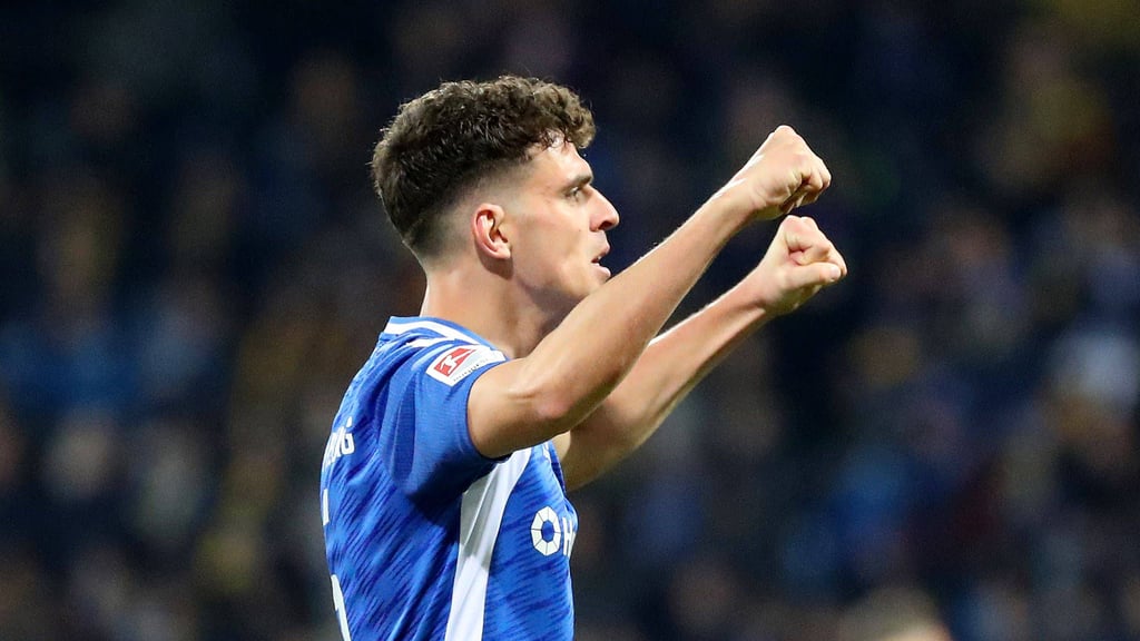 Tobias Müller strahlt vor dem Spiel des 1. FC Magdeburg am Samstagabend auf Schalke viel Zuversicht aus.