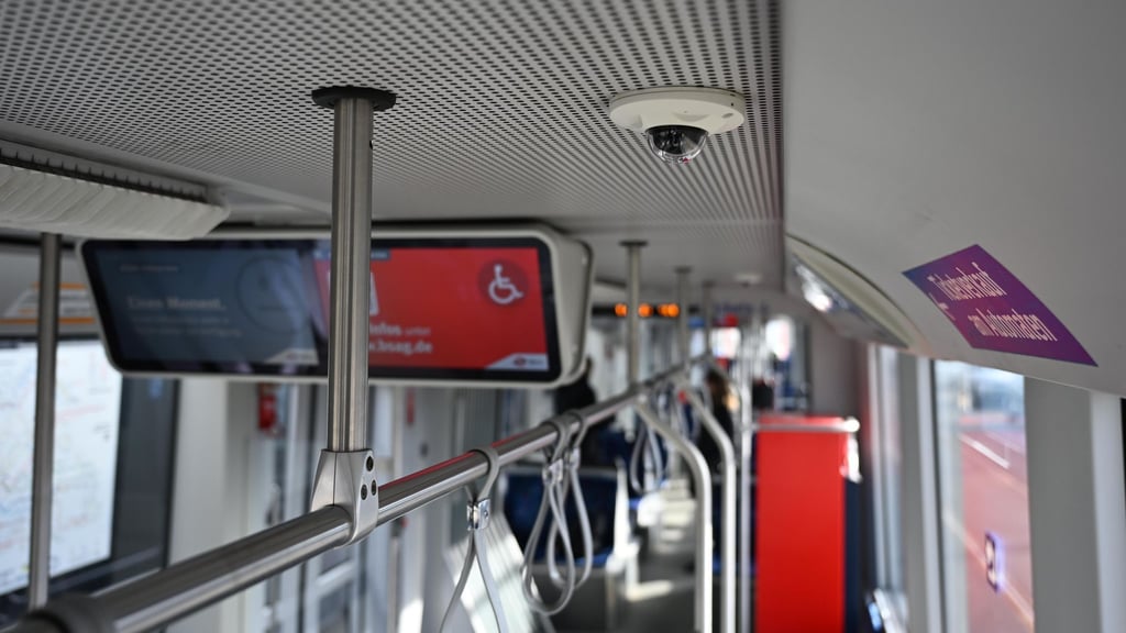 Mithilfe Künstlicher Intelligenz sollen Angriffe auf Fahrpersonal und Fahrgäste zurückgehen.