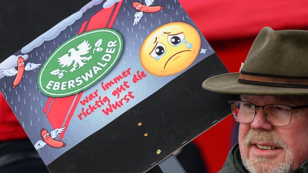 Hunderte Menschen haben zuletzt gegen die geplante Schließung der Eberswalder Wurstfabrik protestiert.