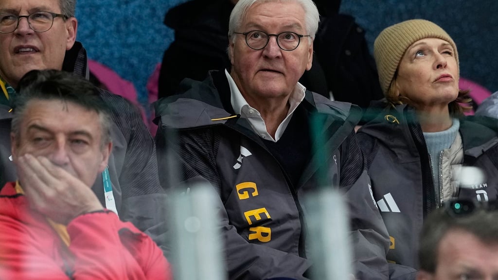 Bundespräsident Steinmeier ist auch Sportfan - er unterstützt Olympische Spiele in Deutschland. (Archivbild)