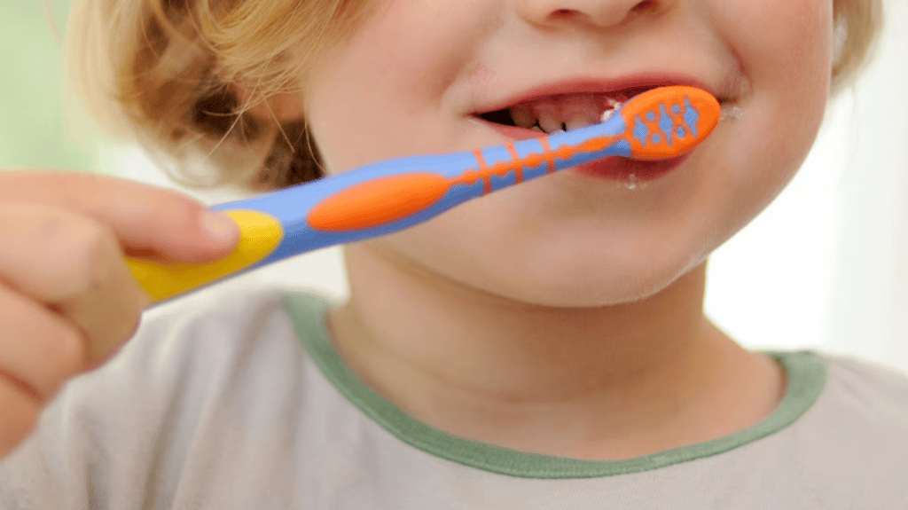 Auch Milchzähne brauchen Fluorid, um vor Karies geschützt zu werden.