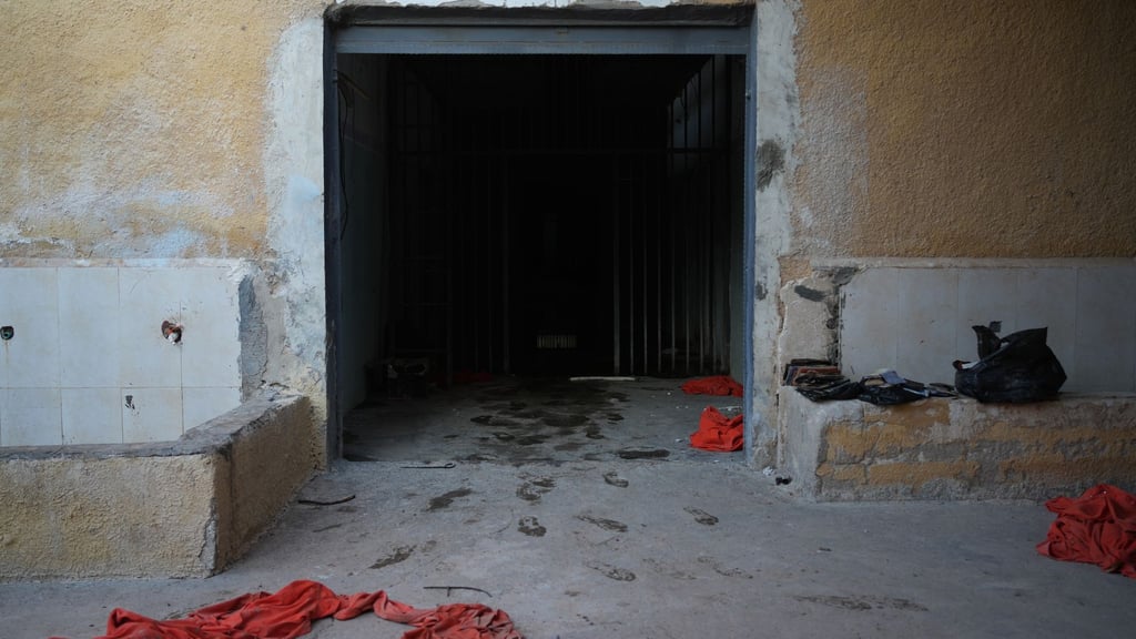 Insassen des al-Schaddadi-Gefängnisses in Syrien konnten im Januar fliehen, wurden aber später teils wieder geschnappt und in den Irak gebracht. (Archivbild)