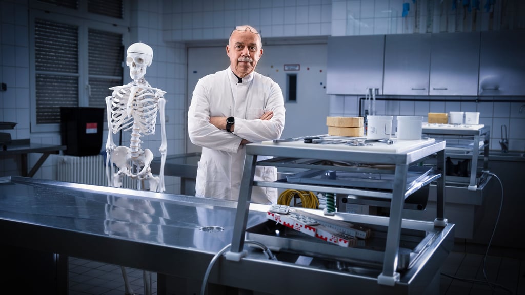 In der Gerichtsmedizin der Martin-Luther-Universität (Symbolfoto) ist der Leichnam des getöteten Mannes am Donnerstag obduziert worden. 