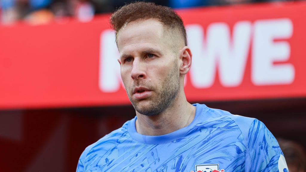 Torwart Peter Gulacsi fehlt bei RB Leipzig bis mindestens Ende März.