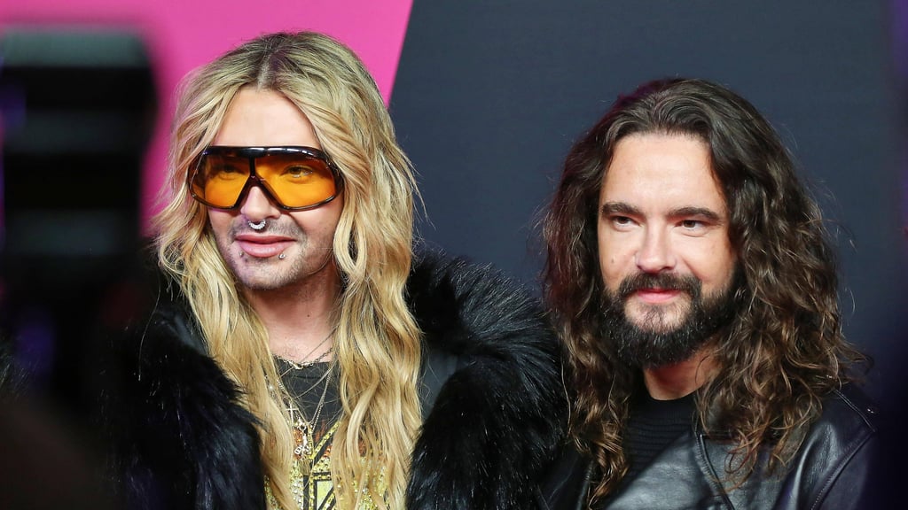 Im Podcast "Kaulitz Hills" sprechen Tom und Bill über ihren "Wetten, dass..?"-Auftritt und sorgen sich um einen Schlafplatz in Halle.