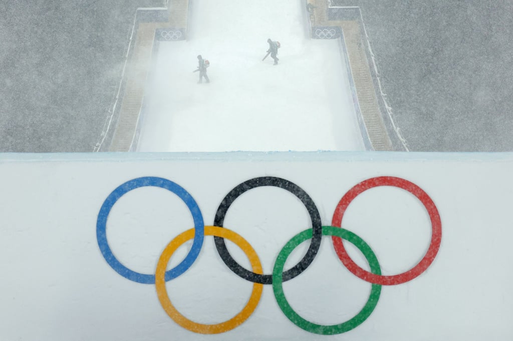 Es war nicht die Kälte: Dass TV-Reporterin Danika Mason bei einer Live-Schalte verwaschen sprach, lag am Alkohol.