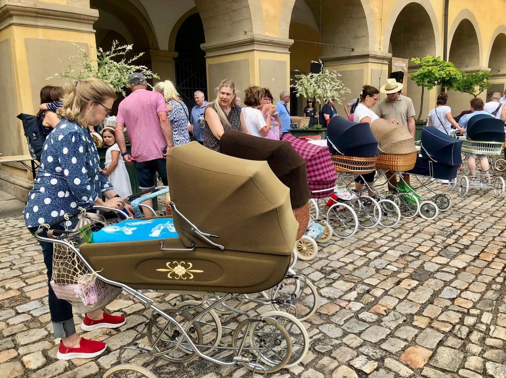 Mit alten Kinderwagenmodellen trifft sich der Zikewa-Fanclub regelmäßig in Zeitz. Die Marke ist zumindest in Ostdeutschland noch sehr bekannt.