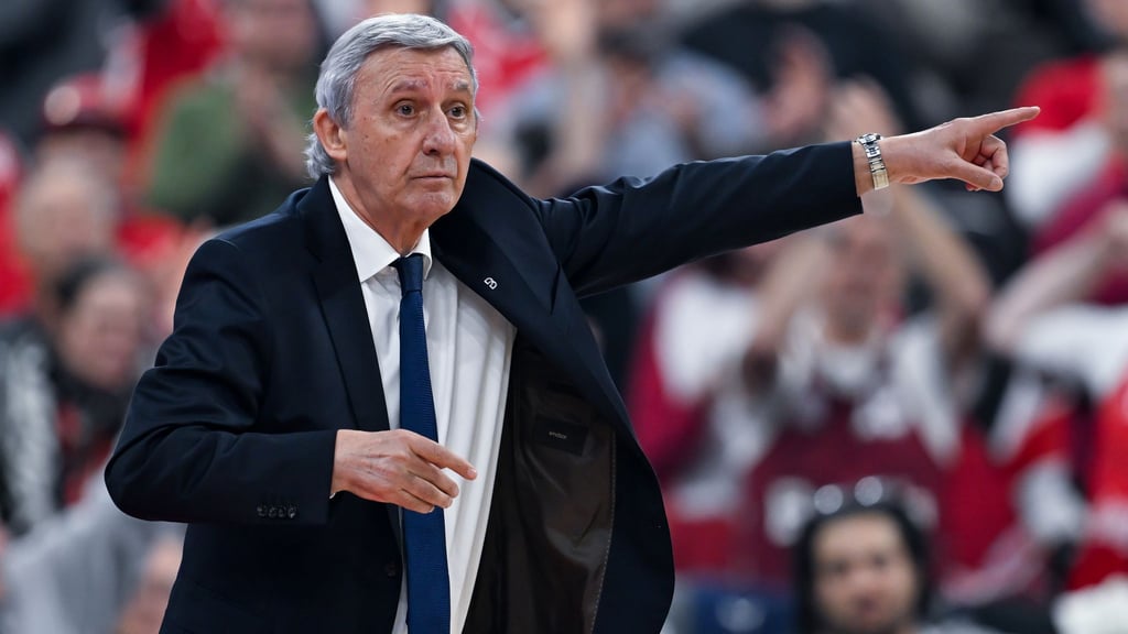 Svetislav Pesic will mit den Bayern-Basketballern den Pokal gewinnen. (Archivbild)