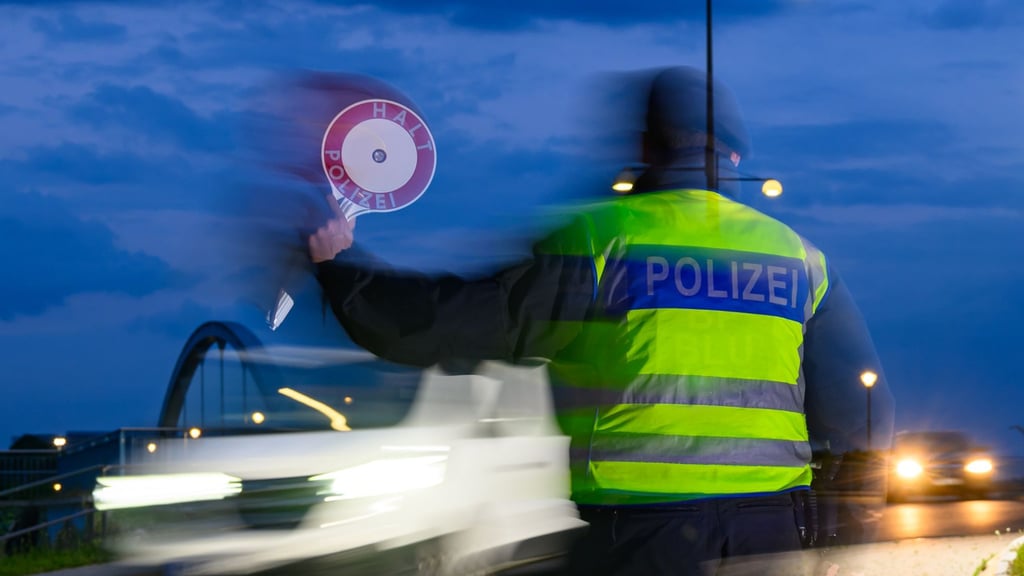 Die Bundespolizei ist seit Herbst 2023 in Brandenburg für Grenzkontrollen im Einsatz. Politisches Ziel ist es, irreguläre Migration zu stoppen. (Archivbild)