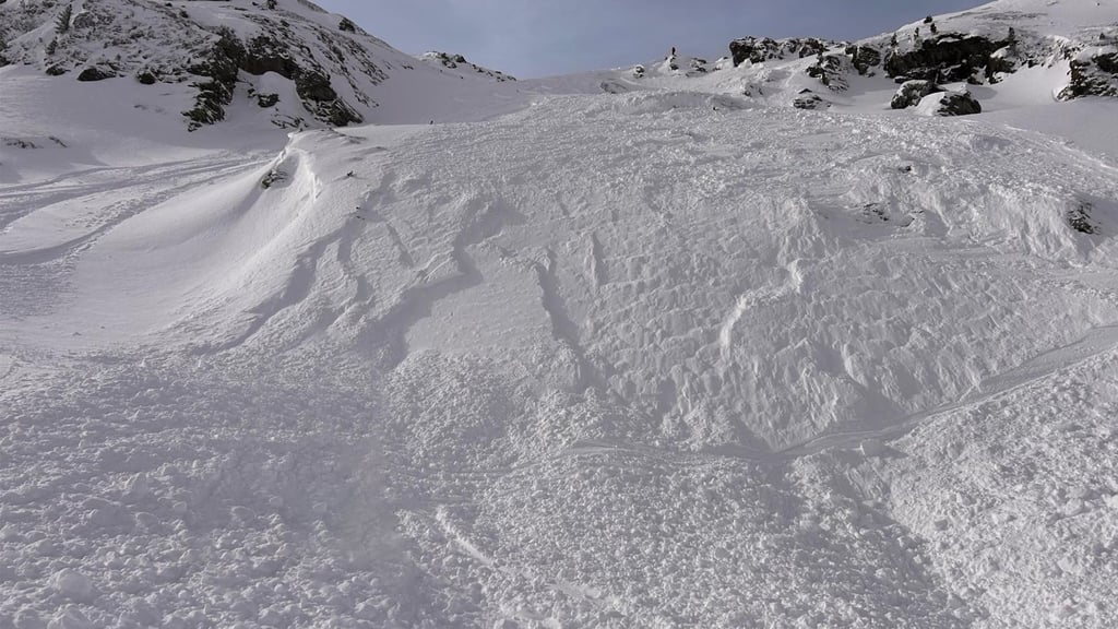 Neue Schneefälle erhöhen die Lawinengefahr in Österreich.