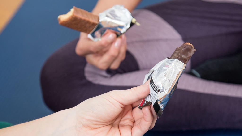 Genuss mit Vorsicht: Trotz zugesetzter Nährstoffe bleiben funktionelle Süßigkeiten kalorienreich und unausgewogen.