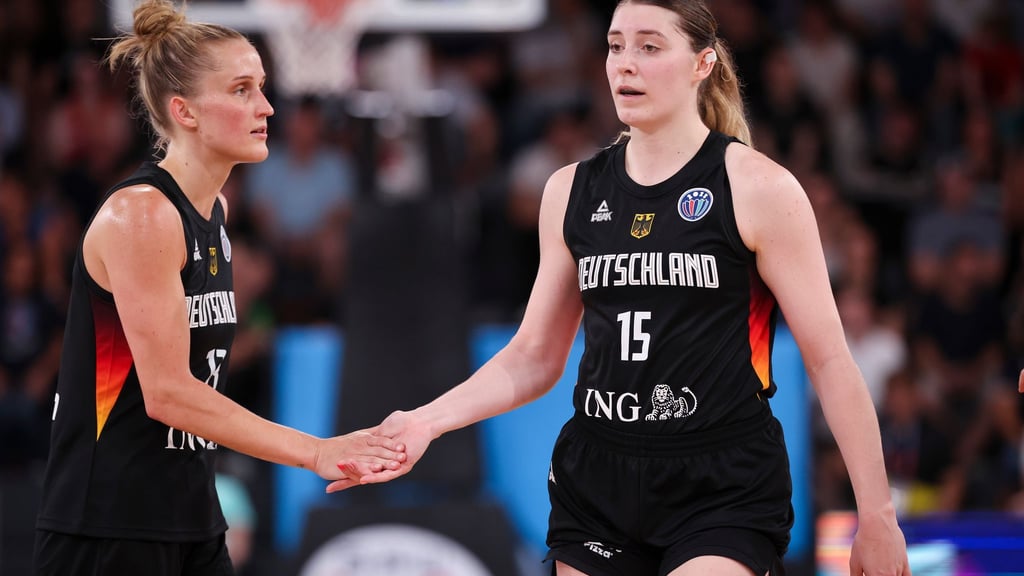 Leonie Fiebich und Luisa Geiselsöder spielen für Deutschland in der WM-Quali. (Archivbild)
