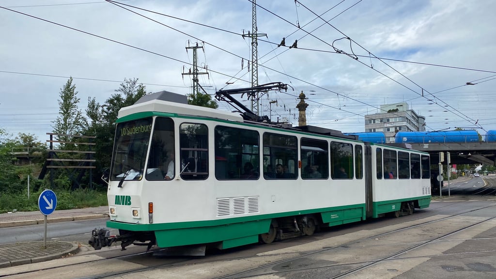 Bis vor wenigen Wochen gehörten in Magdeburg die Tatra-Bahnen der MVB noch zum Alltagsbild. 