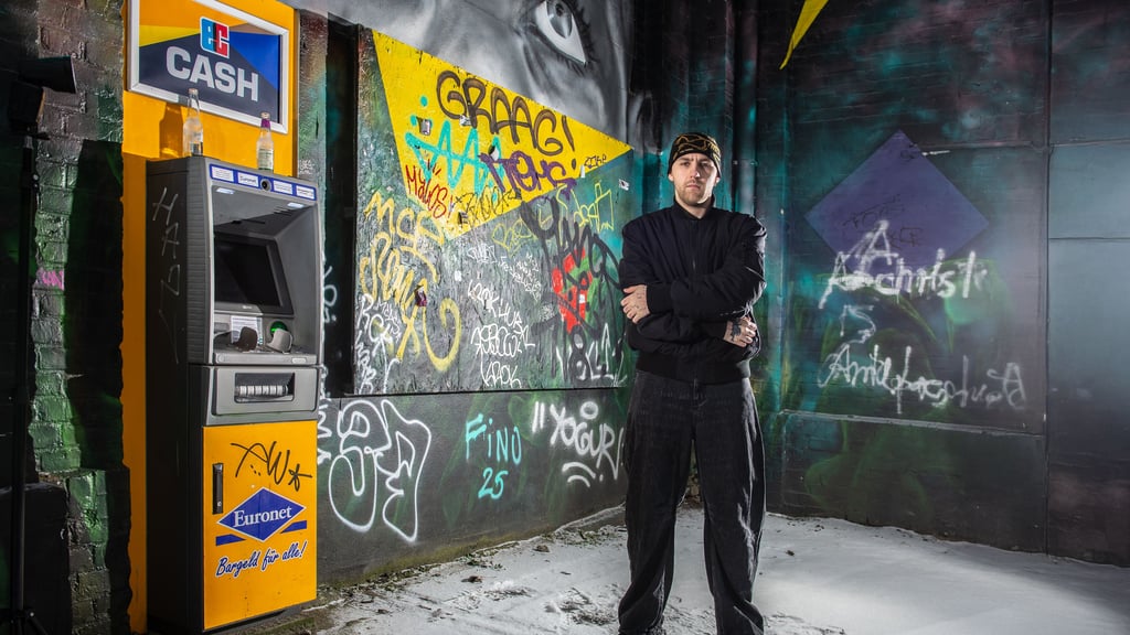 DJ Trancemaster Krause aus Dessau wohnt jetzt in Berlin.