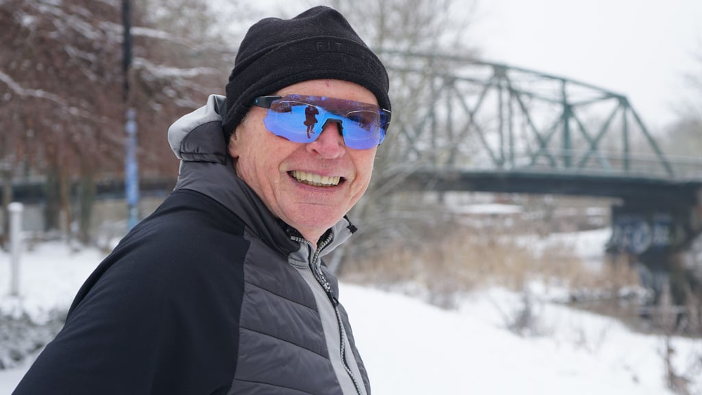 Uwe Dietzmeyer hat ein großes Ziel: Den Halbmarathon in New York. Dafür trainiert er sogar bei Schnee.