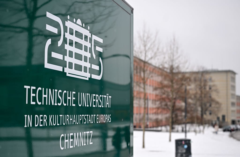 Die TU Chemnitz hat Thüringens Ministerpräsident Mario Voigt (CDU) den Doktortitel aberkannt. (Archivbild)