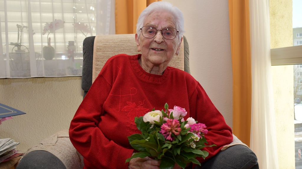 Elisabeth Krön hat in Magdeburg ihren 100. Geburtstag gefeiert.