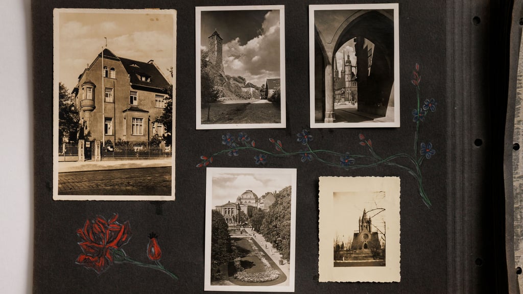 Josef Sýkoras Fotoalbum zeigt Ansichten von Halle und seine eigenen Illustrationen.